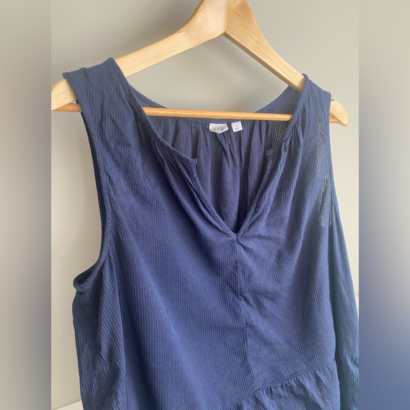 Gap sleeveless peplum top - Picture 2 of 4